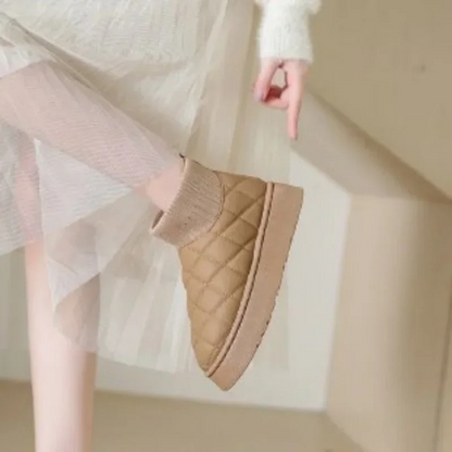 Gemütliche gestrickte Sockenschuhe mit dicker Sohle und warmem Futter