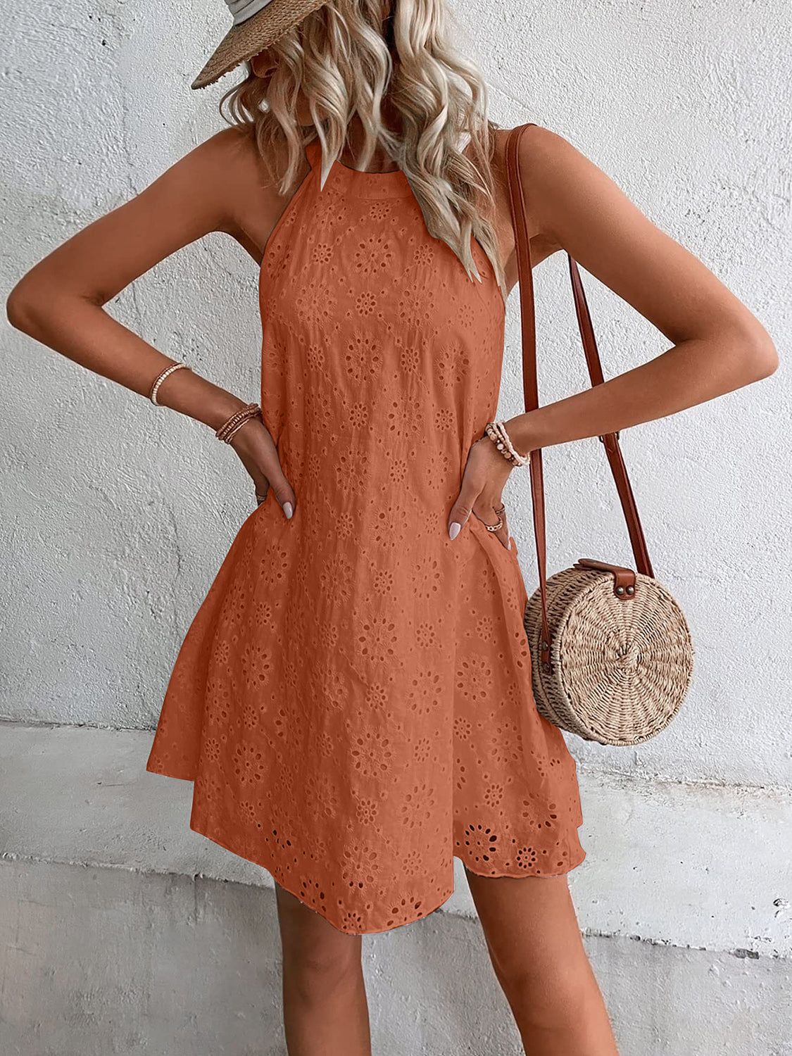 Minikleid mit Ösenkragen