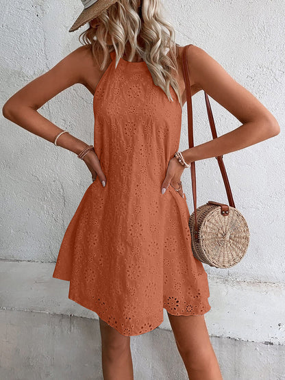 Minikleid mit Ösenkragen