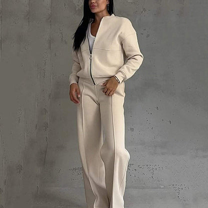 Lässiges zweiteiliges Set mit locker sitzender Jacke und weitem Hosenbein