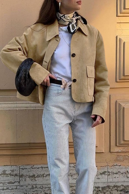 Legere Jacke mit Knopfleiste und umklappbarem Kragen