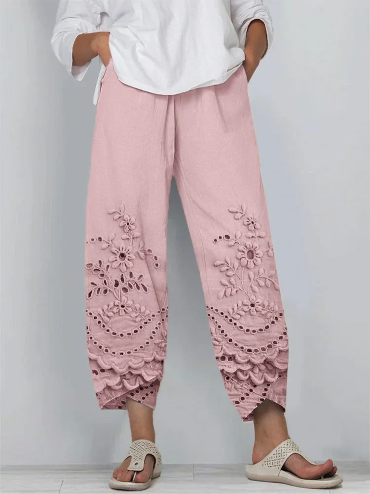 Bestickte Leinen-Caprihose mit floraler Spitzenbund