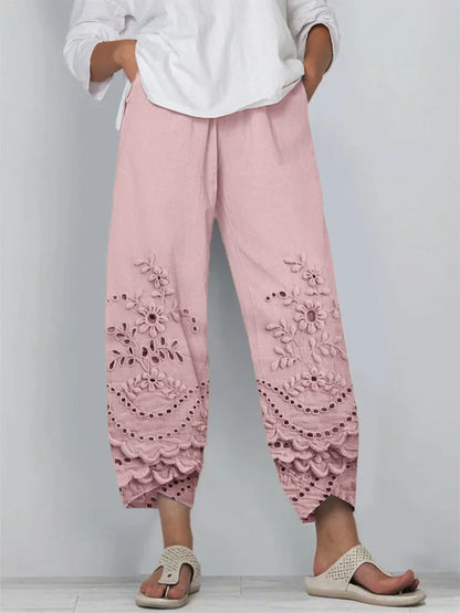 Bestickte Leinen-Caprihose mit floraler Spitzenbund