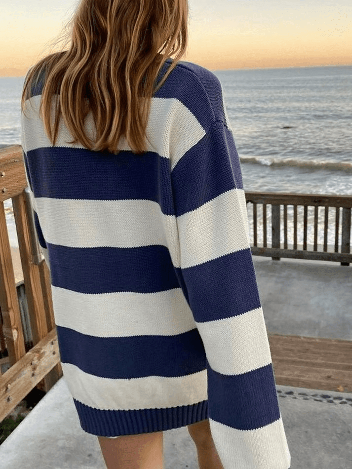 Gemütlicher gestreifter Rundhalsausschnitt Strickpullover