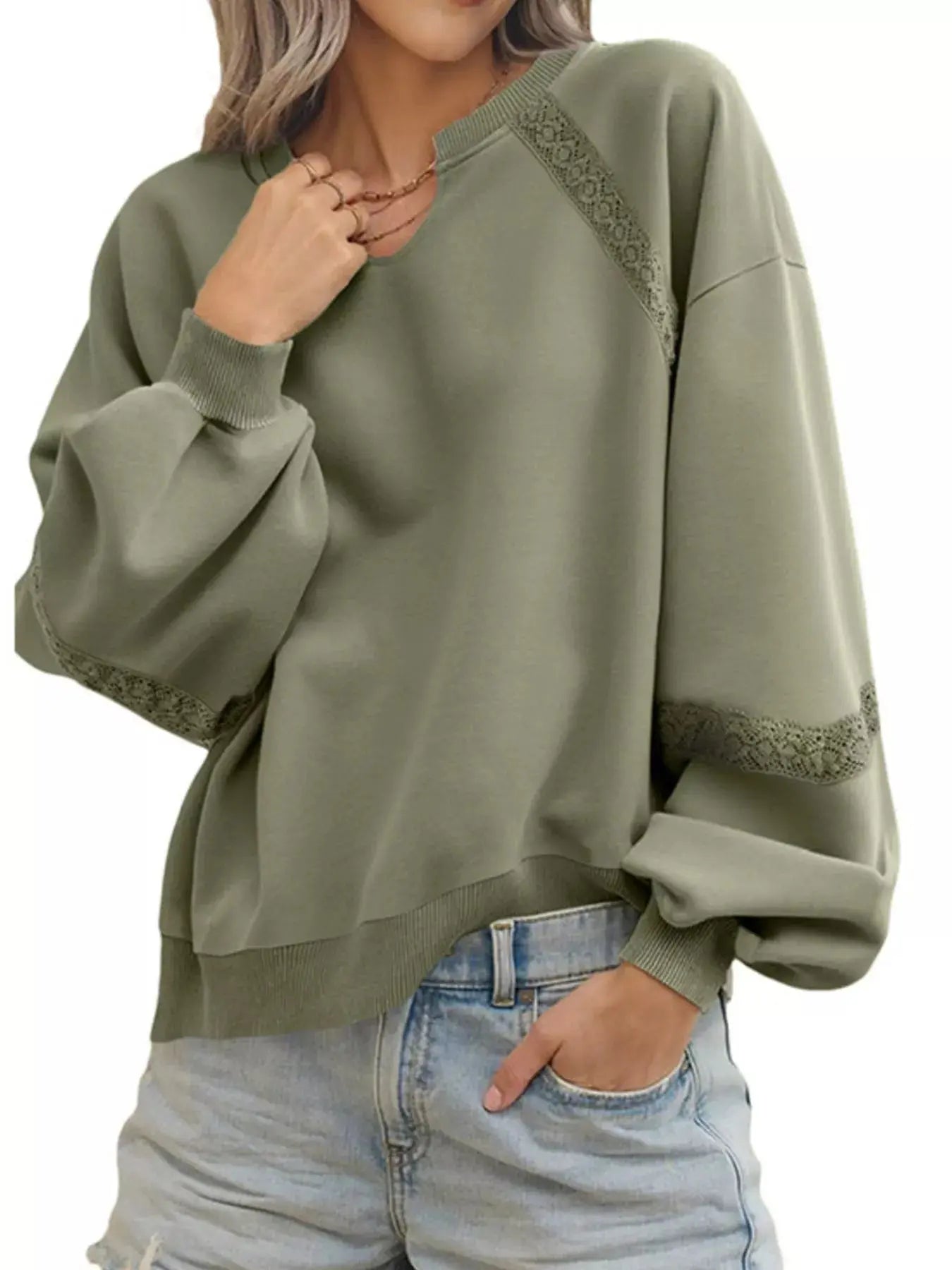 Gemütliches Sweatshirt mit Spitzenbesatz für lässig schicke Looks