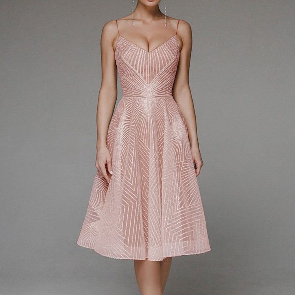 Seidiges Midikleid mit Spaghetti-Trägern für elegante Abende