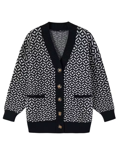Gemütliche geometrische Strickjacke mit Knöpfen