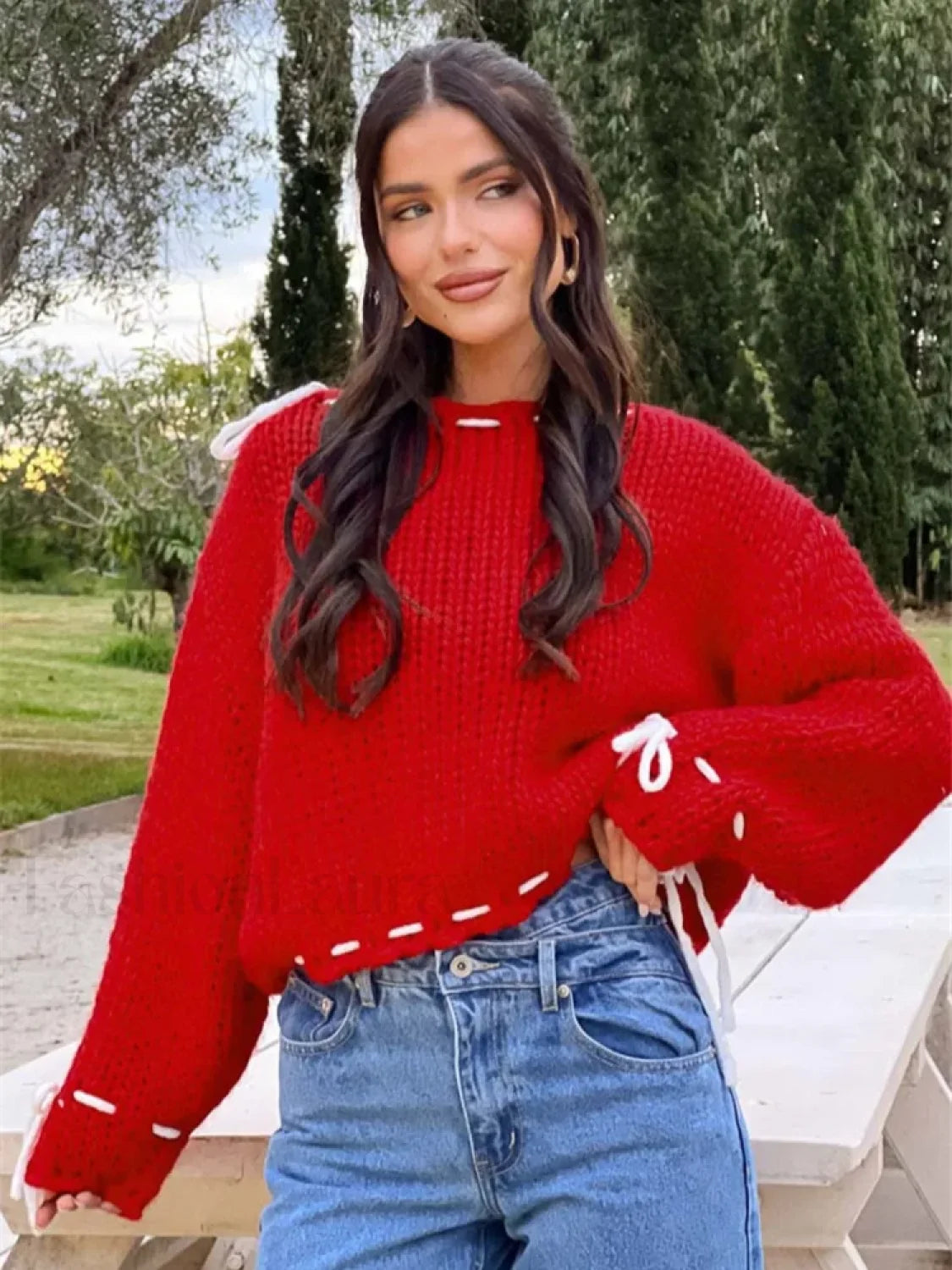 Gemütlicher Strickpullover mit Kontrastdetails