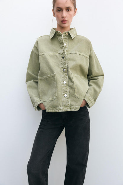 Klassische Khaki-Jeansjacke für den Alltagsstil