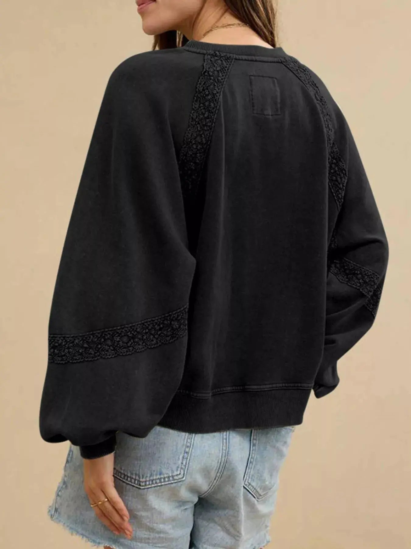 Gemütliches Sweatshirt mit Spitzenbesatz für lässig schicke Looks