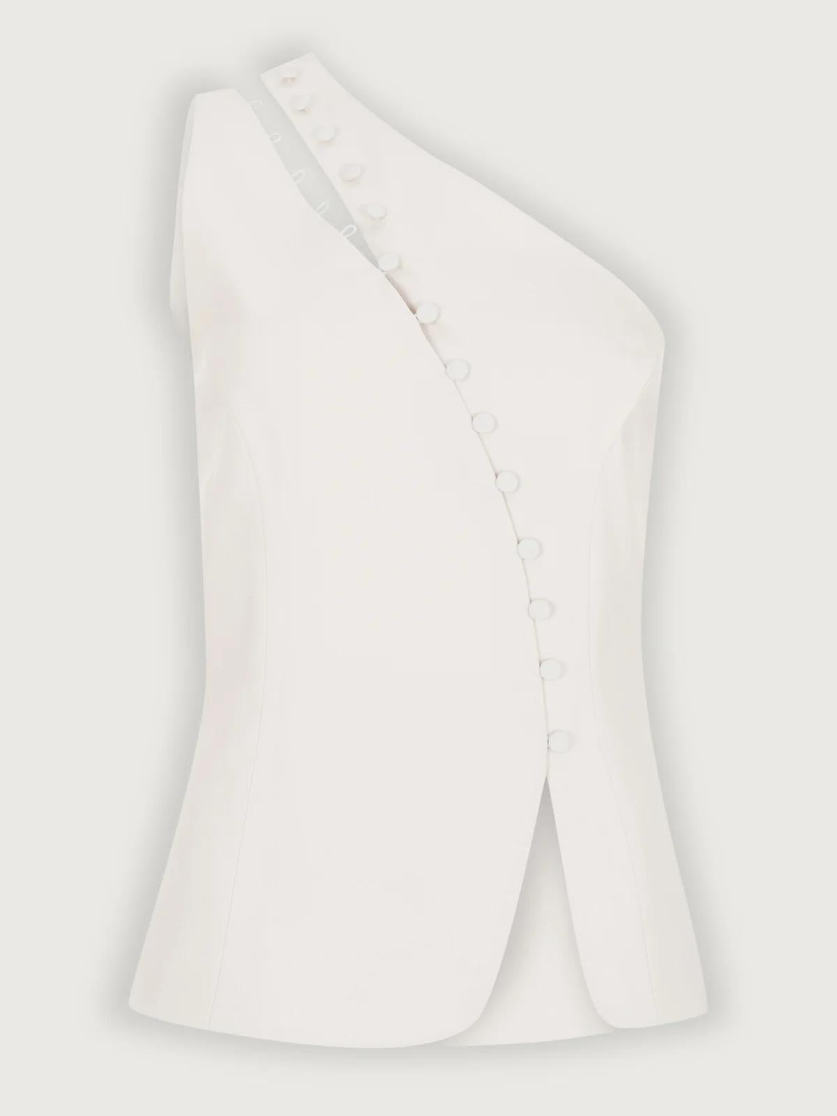 Schickes One-Shoulder-Top mit Knopfakzent