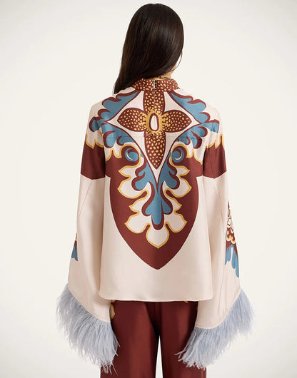 Boho-Spitzenbluse mit Glockenärmeln und hohem Kragen