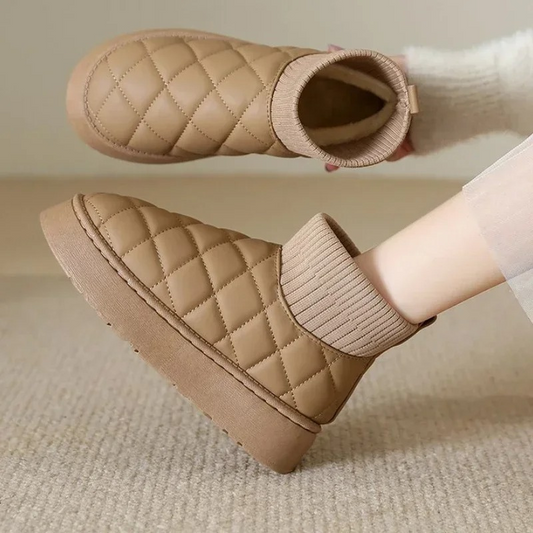 Gemütliche gestrickte Sockenschuhe mit dicker Sohle und warmem Futter
