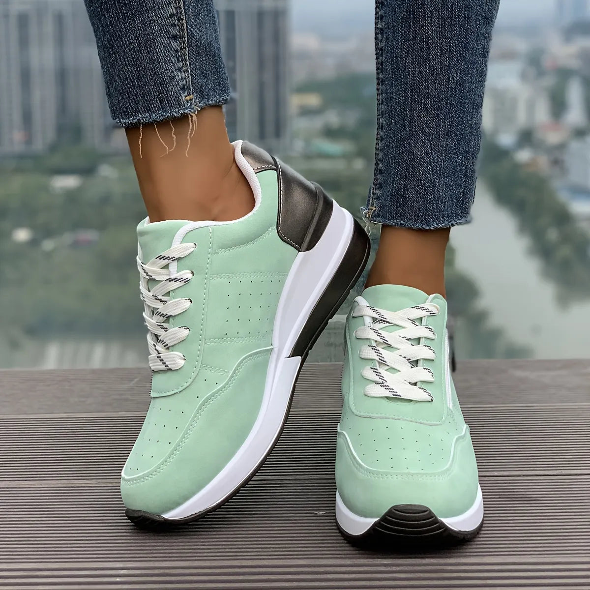 Bequeme orthopädische Seitenschuh-Sneaker mit dicker Sohle