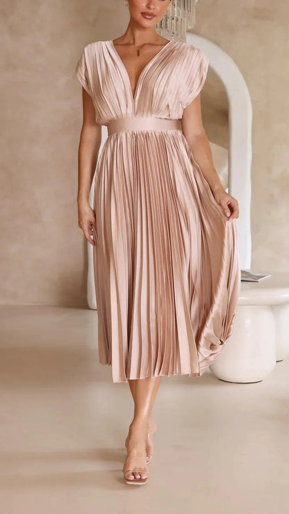 Schmeichelhaftes Kleid mit luxuriösem, bequemem Schnitt