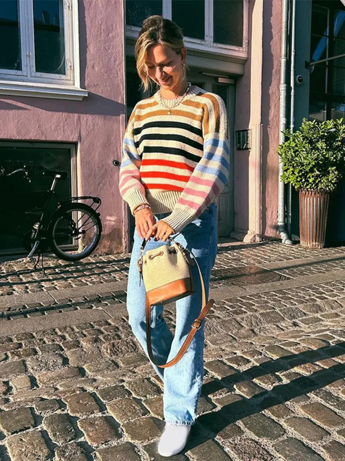 Bunt gestreifter Vintage-Strickpullover mit Rundhalsausschnitt