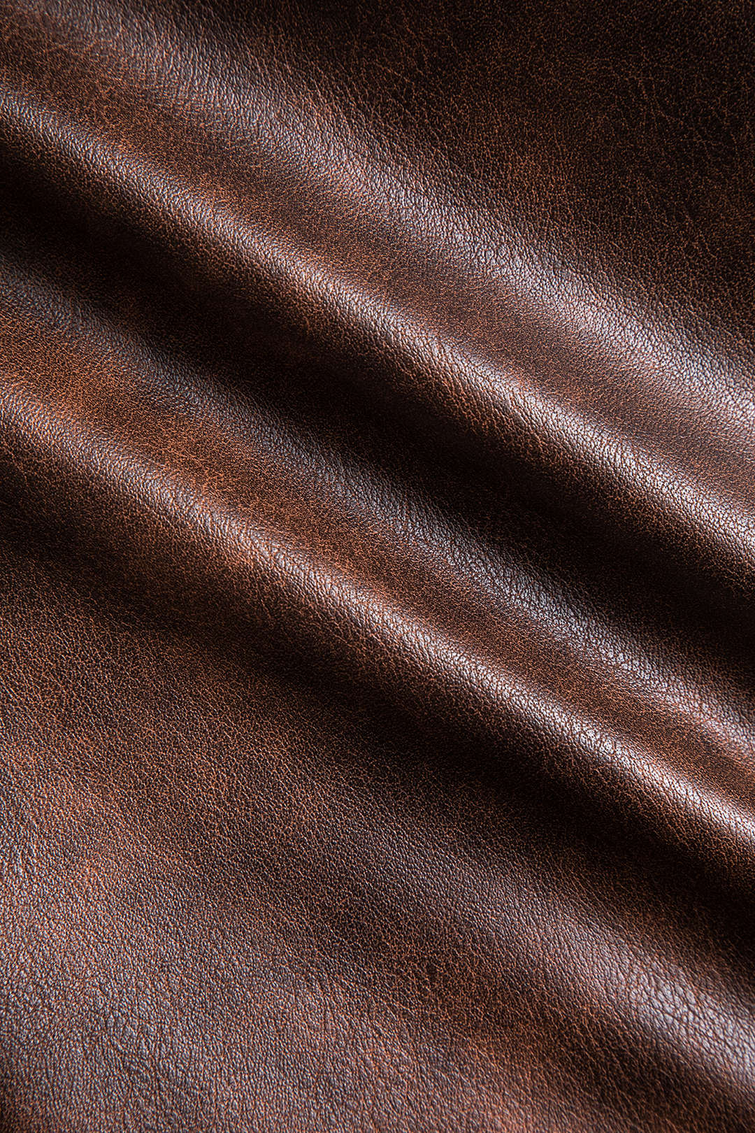 Schickes Lederjacken- und Rock-Set im Motorradstil