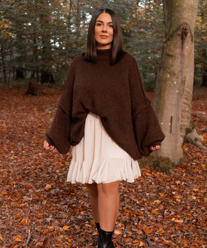 Schickes Beige im Rocker-Stil Kleid