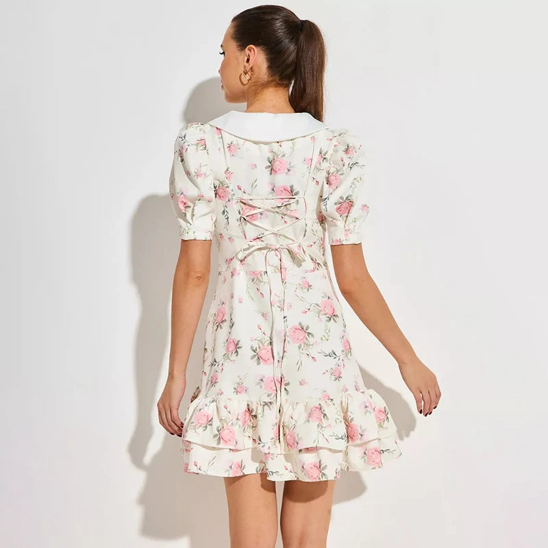 Minikleid mit Puffärmeln und Rüschendetail