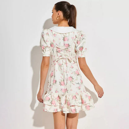 Minikleid mit Puffärmeln und Rüschendetail
