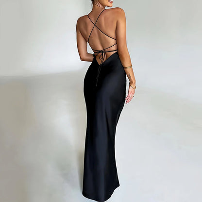 Viktoria® | Figurbetontes Satin-Maxikleid mit Spaghettiträgern