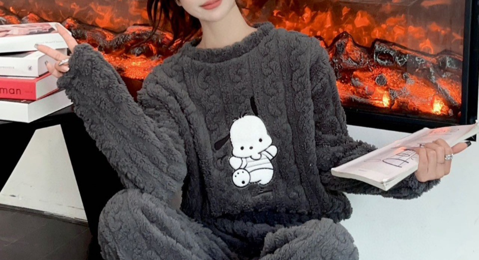 Gemütlicher Fleece-Schlafanzug für Damen