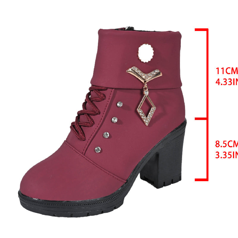 Schicke Knöchelhohe Stiefel mit Strasssteinen und klobigem Absatz
