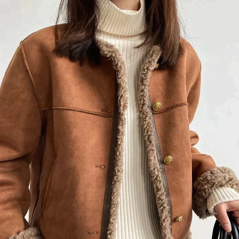 Gemütliche braune Fleece-gefütterte Jacke zum Knöpfen