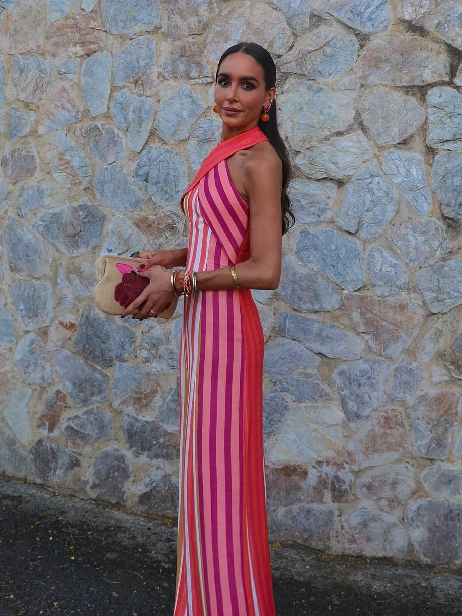 Sommerkleid mit Kreuzhalfter und Streifenmuster im Sonnenuntergangsstil