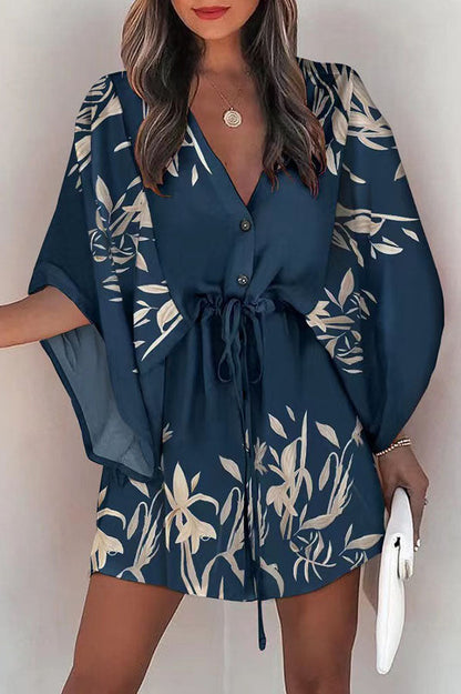 Dynamisches Love Kleid mit Fledermausärmeln und Druckmuster