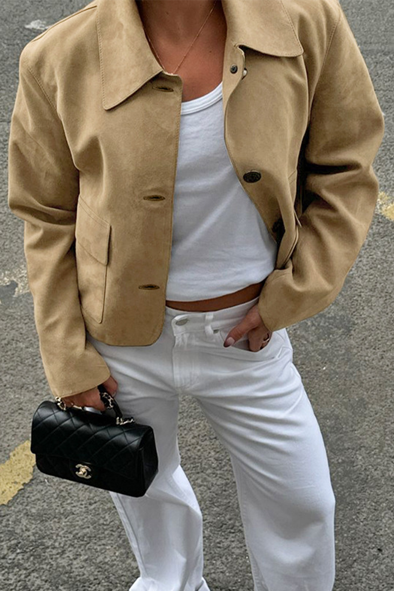 Legere Jacke mit Knopfleiste und umklappbarem Kragen