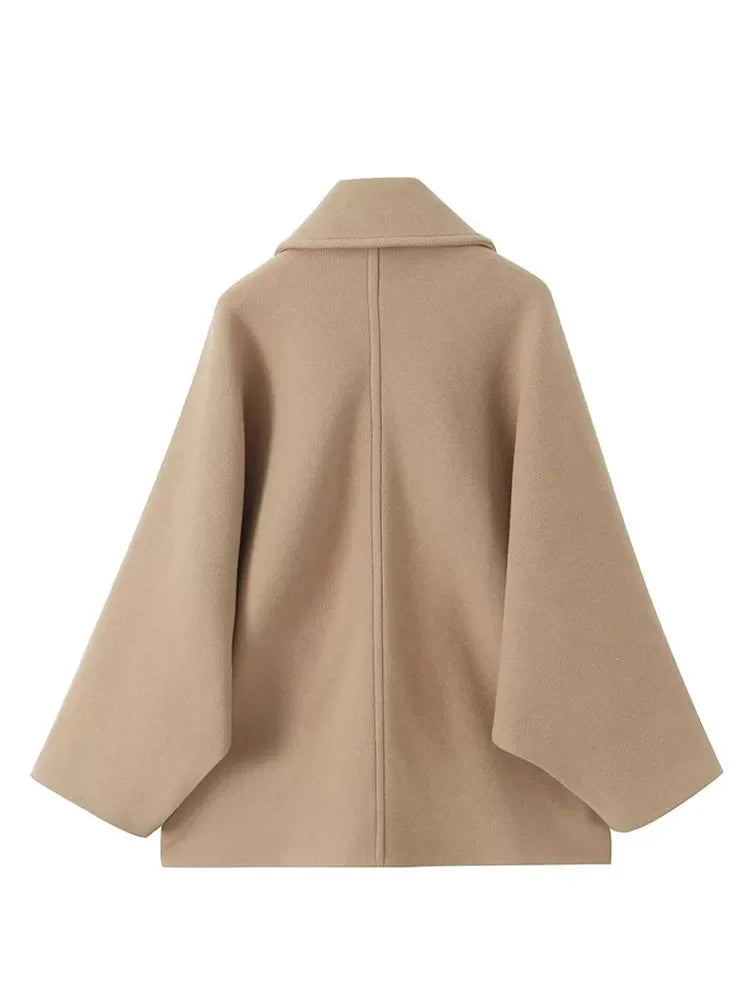 Übergroße Jacke mit umklappbarem Kragen und Seitentaschen