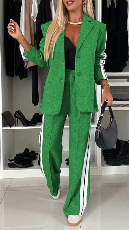 Maßgeschneiderter Blazer und Hose für mühelosen schicken Stil