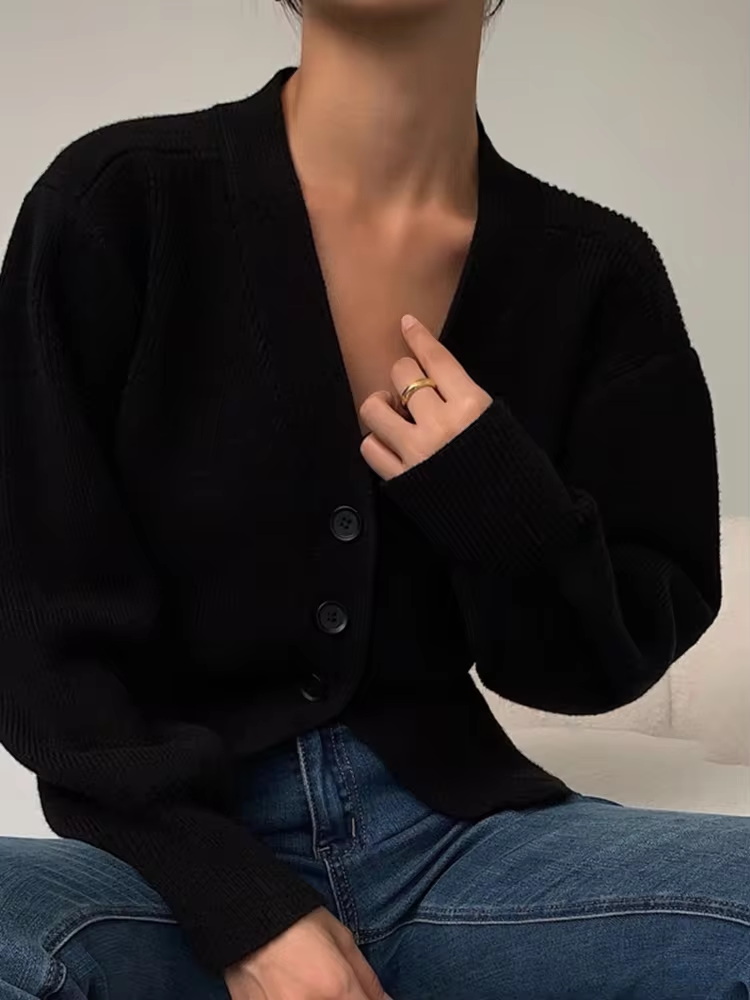 Gemütlicher Strick-Cardigan mit V-Ausschnitt und Knopfleiste