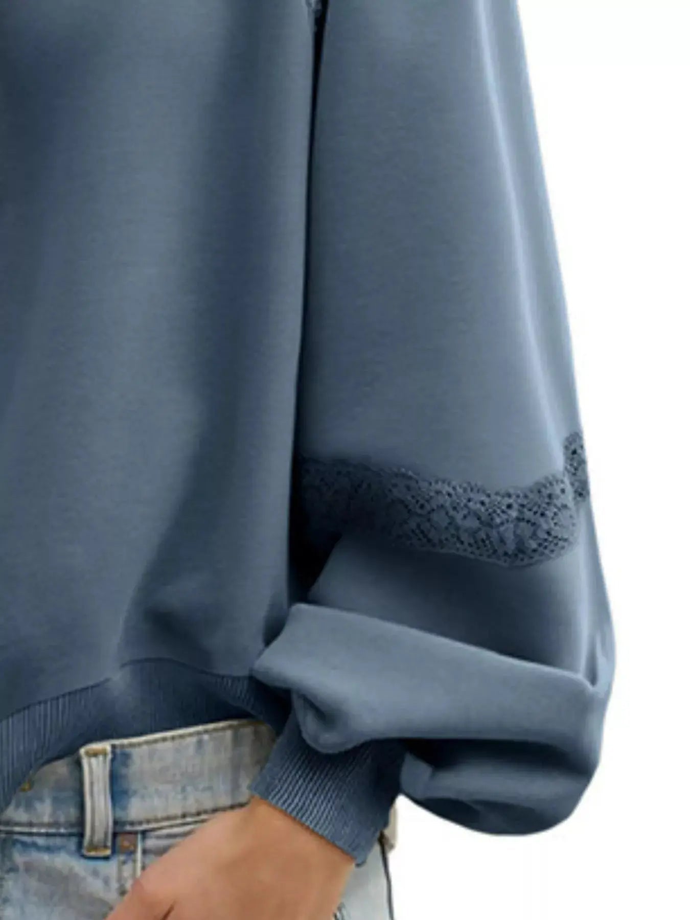 Gemütliches Sweatshirt mit Spitzenbesatz für lässig schicke Looks