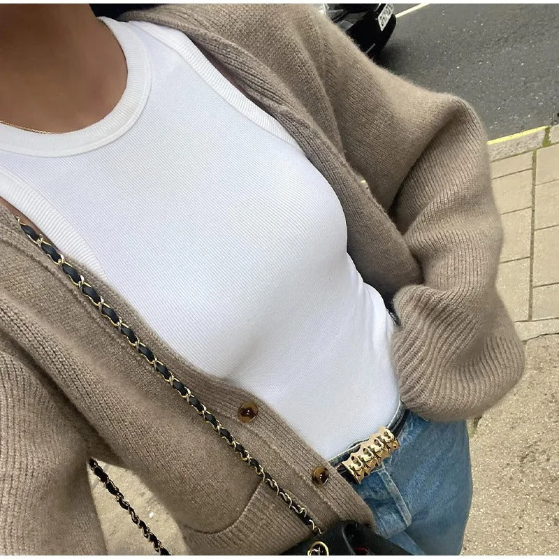 Gemütliche klassische Strickjacke für Damen