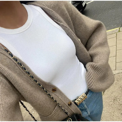 Gemütliche klassische Strickjacke für Damen