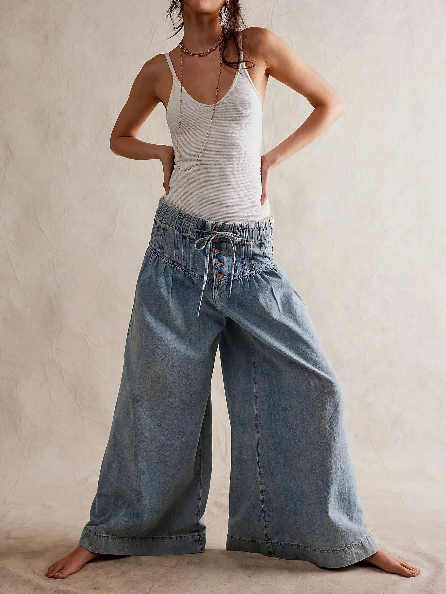 Entspannte Jeans mit weitem Bein