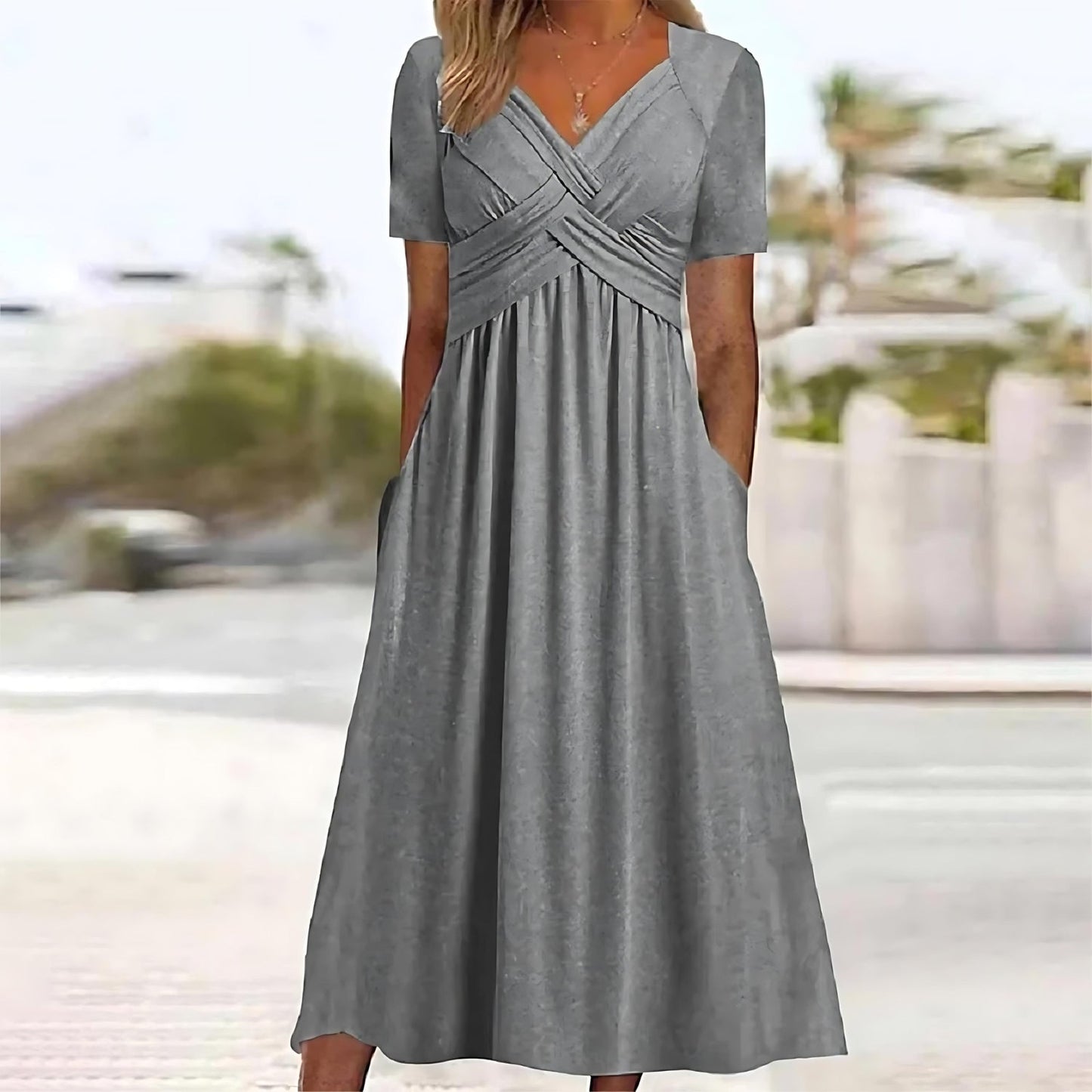 Stilvolles schmeichelhaftes Kleid für Damen