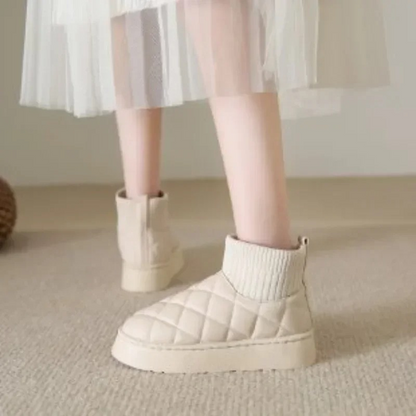 Gemütliche gestrickte Sockenschuhe mit dicker Sohle und warmem Futter