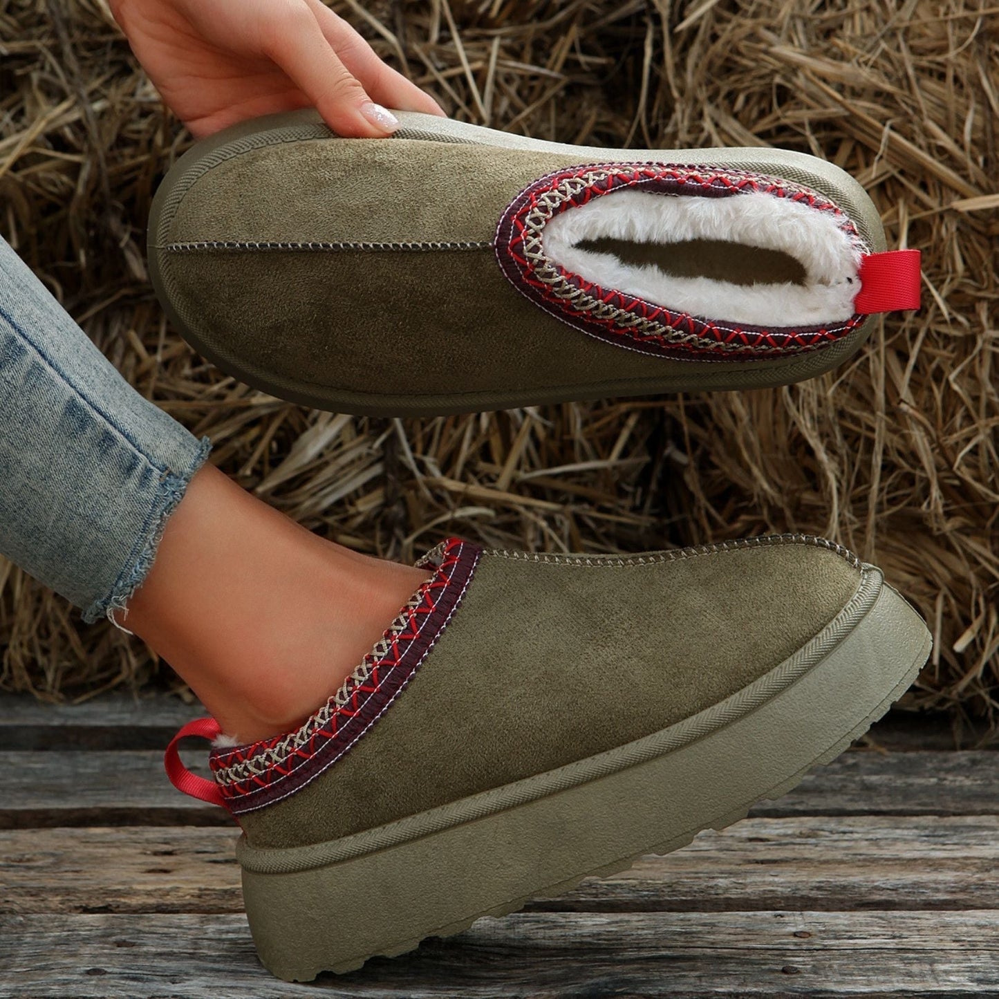 Gemütliche Knöchelstiefel mit Keilabsatz und Kunstfellfutter