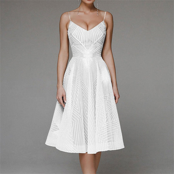 Seidiges Midikleid mit Spaghetti-Trägern für elegante Abende