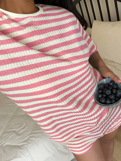 Gestreiftes T-Shirt mit Rundhalsausschnitt und Shorts Freizeitset