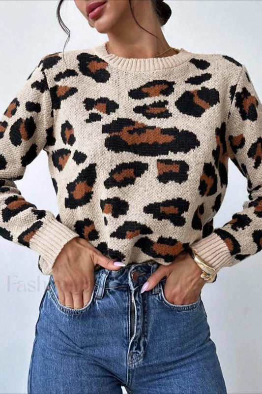 Schicker Pullover mit Leopardenmuster und Farbakzenten im Colorblock-Stil