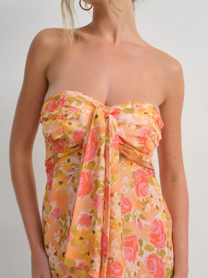 Fließendes Blumen-Boho-Maxikleid für Sommerstimmung