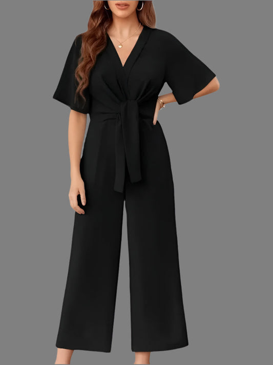 Schicker Jumpsuit mit weitem Bein, vorderer Schleife und kurzen Ärmeln