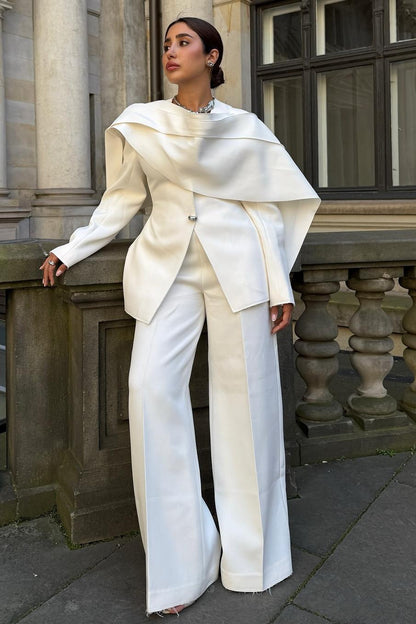 Schickes Cape-Blazer- und Weitbein-Hosen-Set