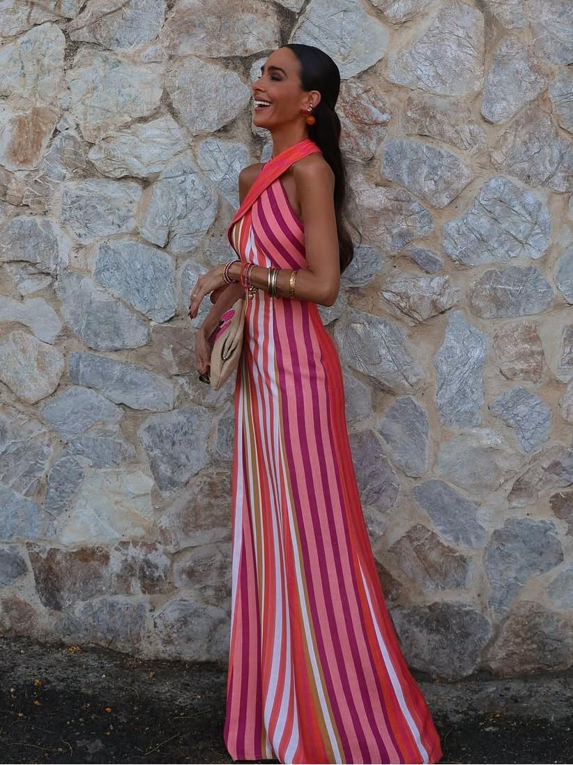 Sommerkleid mit Kreuzhalfter und Streifenmuster im Sonnenuntergangsstil