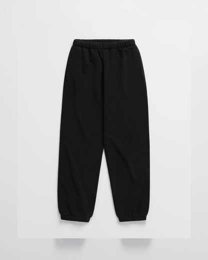 Gemütlicher minimalistischer Kapuzenpullover