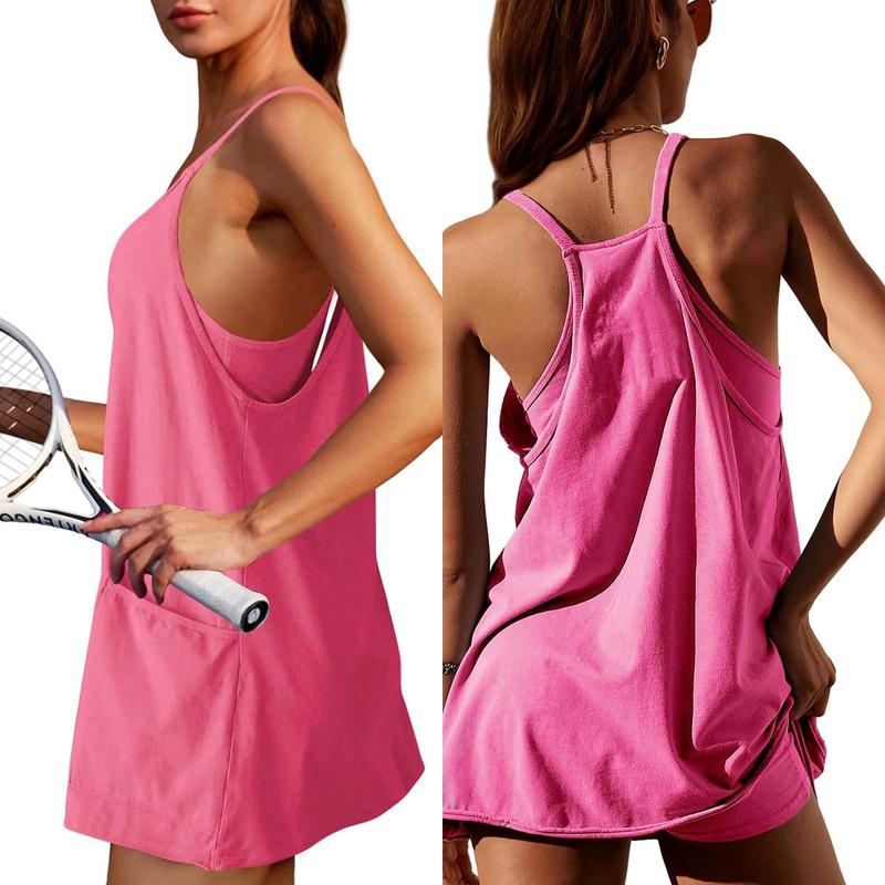 Bequemes Minikleid mit Trägern und integrierten Shorts